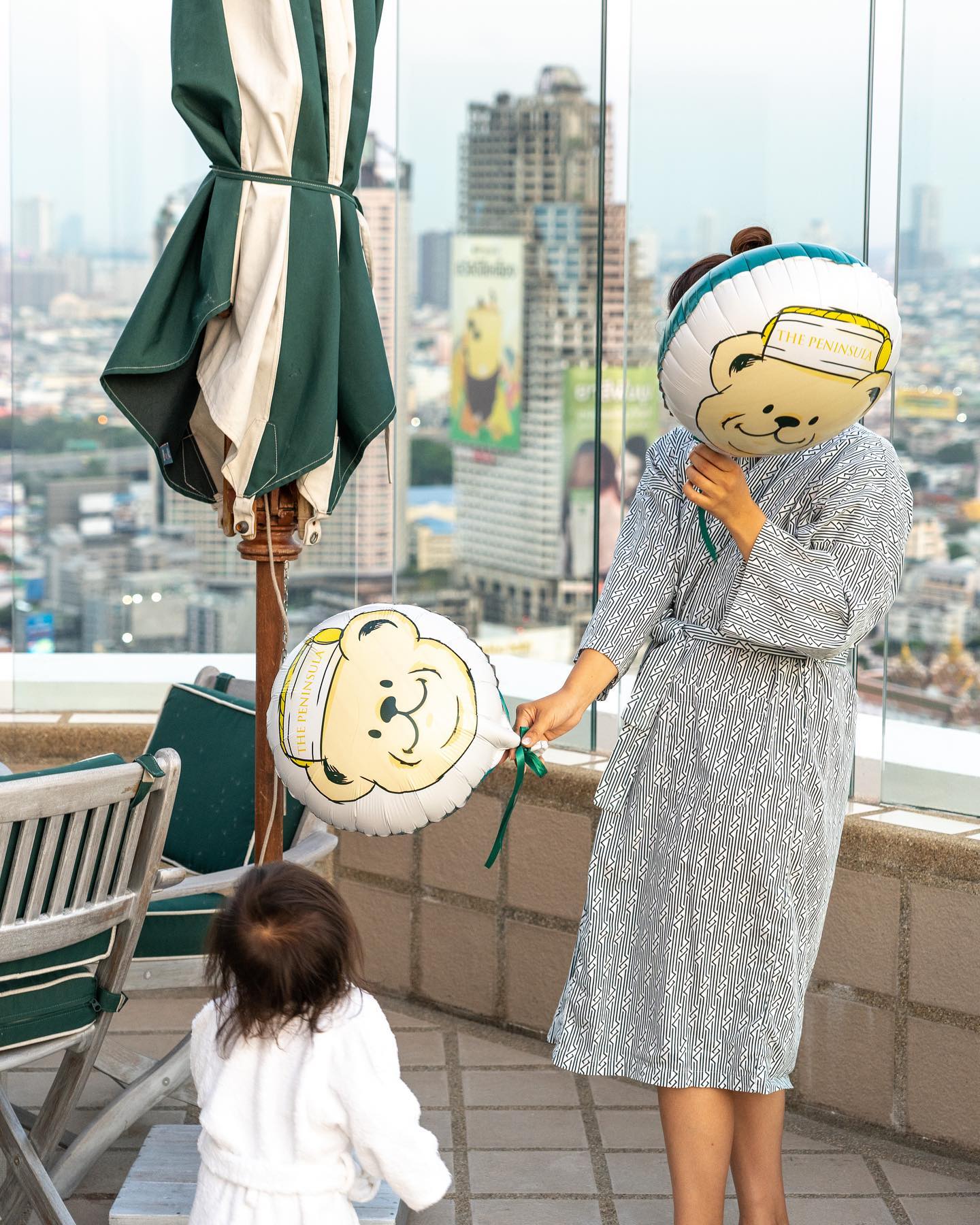 ⁡
⁡
✎ new blog
⁡
タイ旅行のハイライト、リバーサイドの五つ星ホテル
「The Peninsula Bangkok」について書きました。
今回は主にお部屋や子ども向けサービスについて。
⁡
レストランやスパについても紹介したいので
書き進めています✳︎
⁡
⁡
バンコク本当にだいすきなので、
早くまたタイ行きたい！！🇹🇭🐘
⁡
⁡
__📷photo credit________________
⁡
📍 Room Terrace on 37F at @peninsulabangkok
🗓 May, 2023
Photo taken by @michelle_dailypics
⁡
for more Bangkok photos
▶︎ #michelletraveldiary_Bangkok
⁡
for more Hotel archives 
▶︎ #michellehotelcollection
⁡
_______________________________
⁡
⁡
⁡
⁡
⁡
📝#thetravelandlifestyle
⁡
#タイ#バンコク#blog更新
#ペニンシュラ#ペニンシュラバンコク 
#ザペニンシュラバンコク
#五つ星ホテル#ホテル好きの人と繋がりたい
#thepeninsula #peninsulabangkok #penmoments #lovetabimama #tabimuse
#goflywithkids #子連れバンコク#子連れ旅
#バンコクホテル #1歳女の子#女の子ママ
⁡
⁡